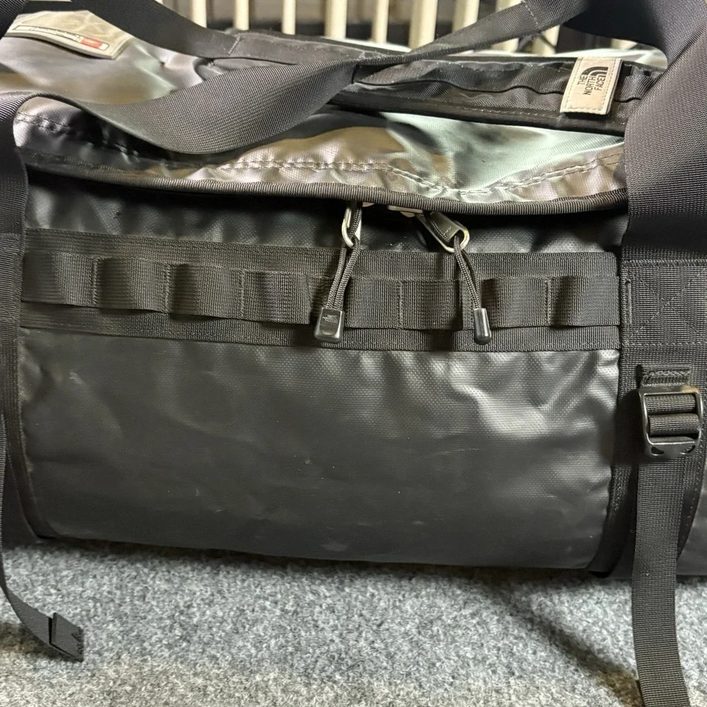 The North Face Duffel Bag Base Camp Black Convertible Adjustable Strap Shoulder